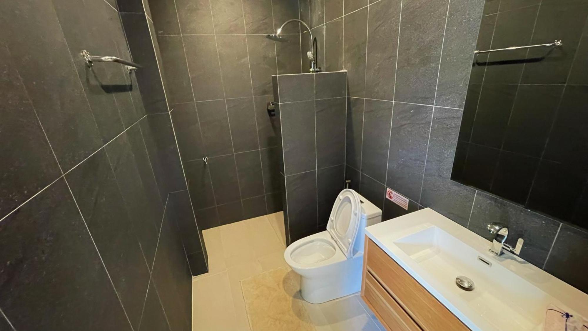 別墅 Spacious Private Modern Style Near Thai Mueang